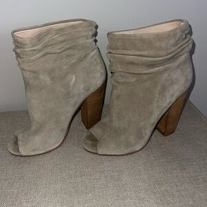 CHINESE LAUNDRY KRISTEN CAVALARI SUEDE SLOUCH BOOTIE HEEL